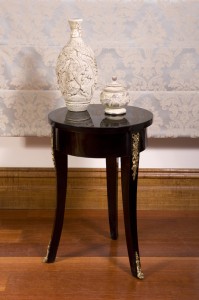 BlkLacquer-SideTable-sm