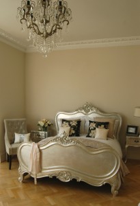 SILVER BED QUEEN SIZE